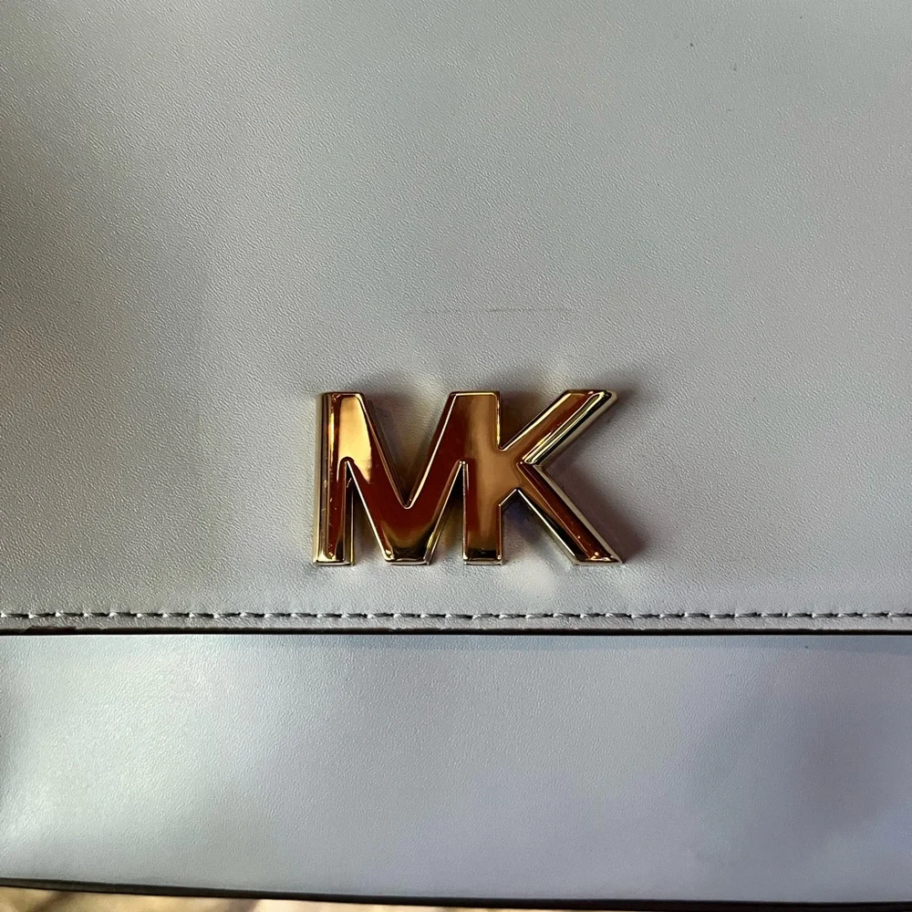 COPY - BNWT Michael Kors Handbag - Picture 2 of 13